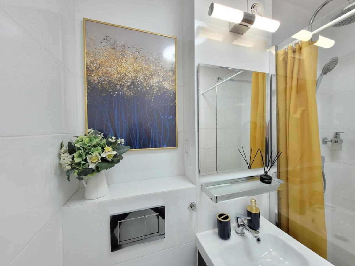 My Beloved Warsaw-metro Rondo Onz Apartment *