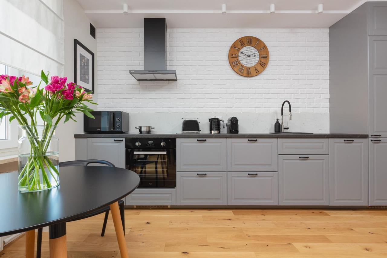 Białobrzeska Ochota By Renters Apartament