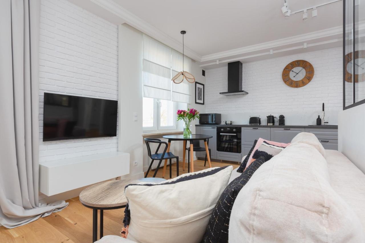 Białobrzeska Ochota By Renters Apartament