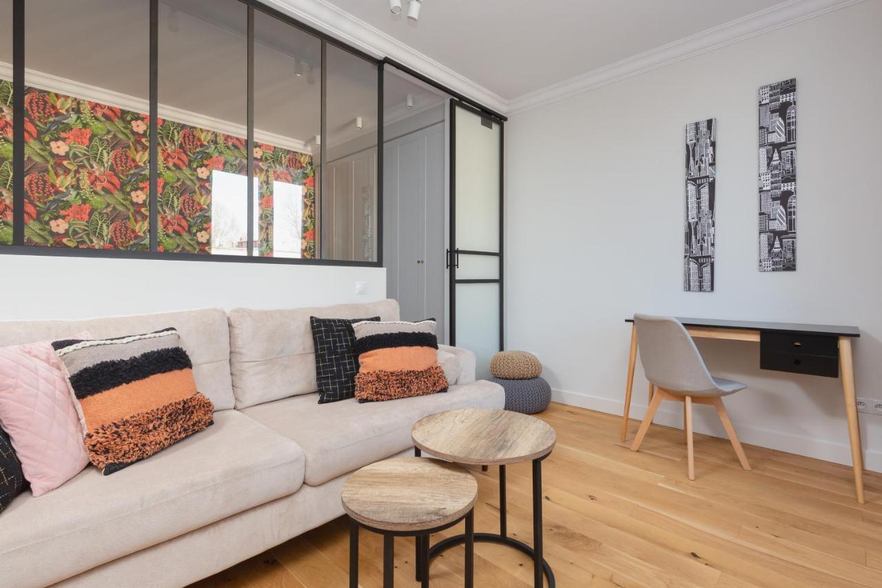 Białobrzeska Ochota By Renters Apartament *