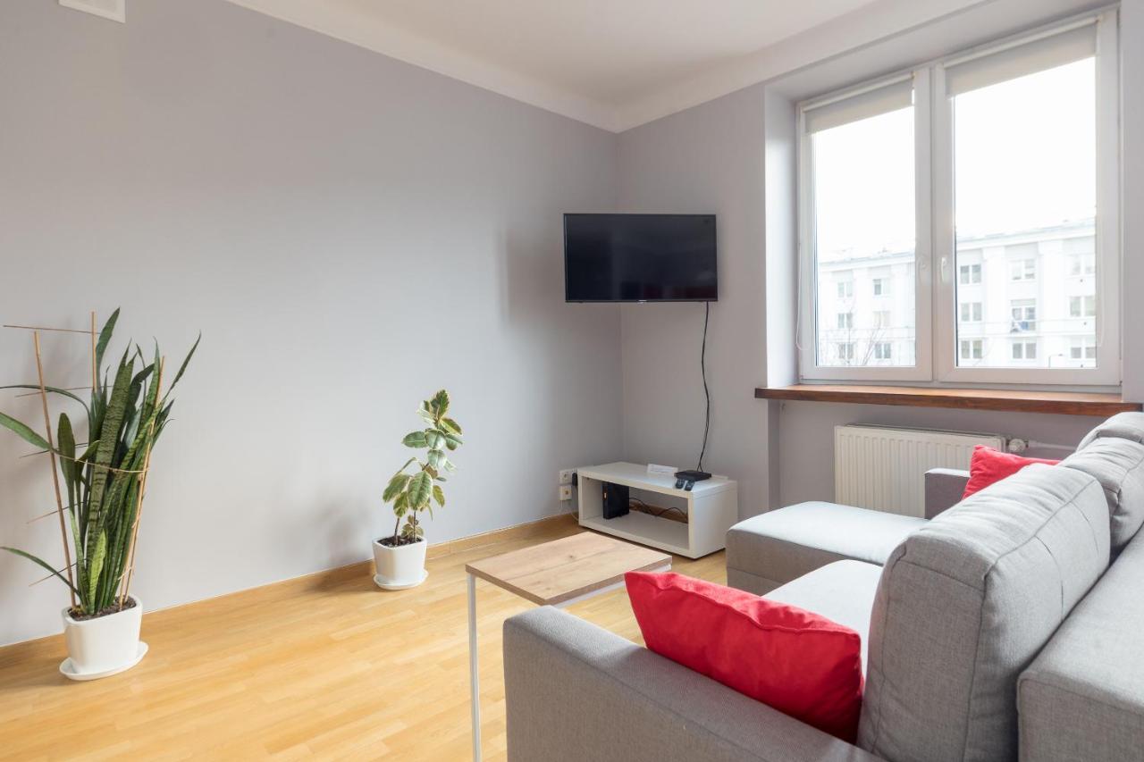 Metro Raclawicka Red Apartment *
