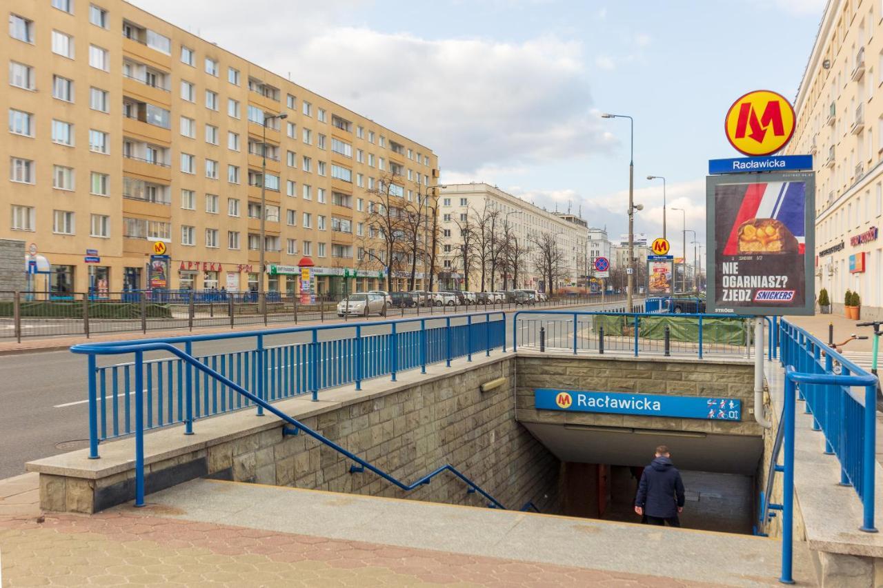 Metro Raclawicka Red Warsaw