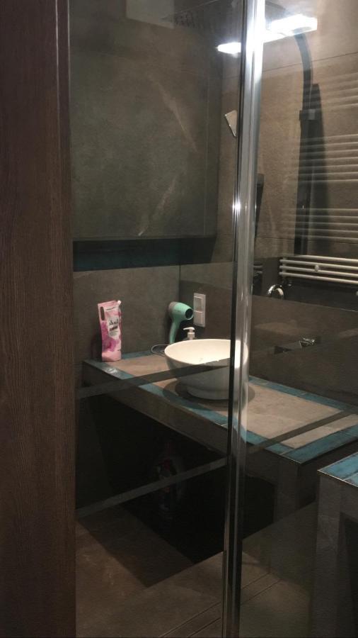 A Large Luxurious Private Room, In A Shared Apartment-close To The Centre Warsaw
