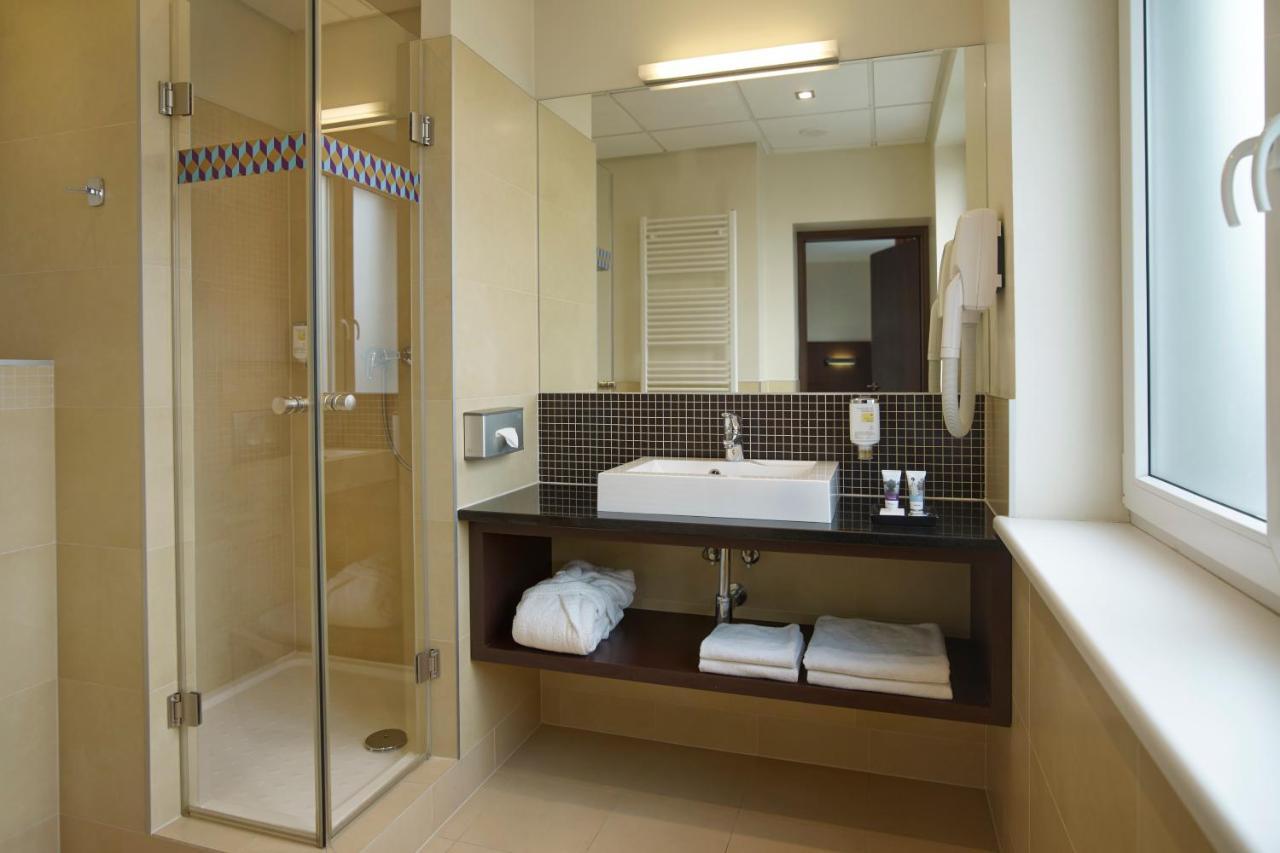 Khách sạn Mercure Airport Warsaw