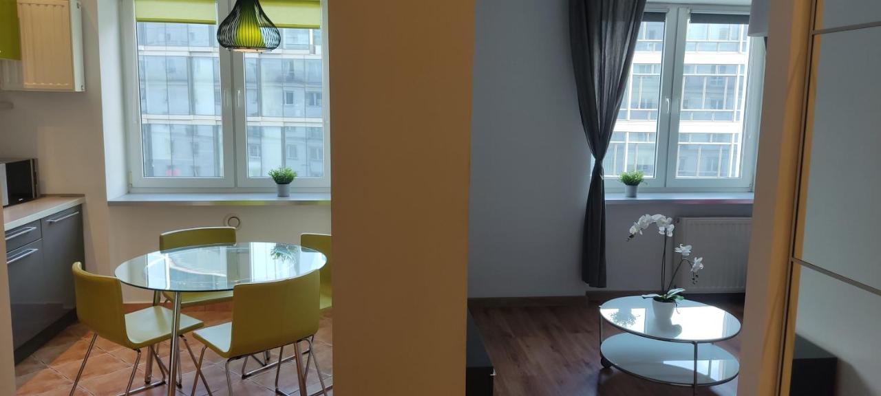 Be My Guest - Krucza Elegant - Rondo De Gaulle'a Center Of Metro Wi-fi Breakfast