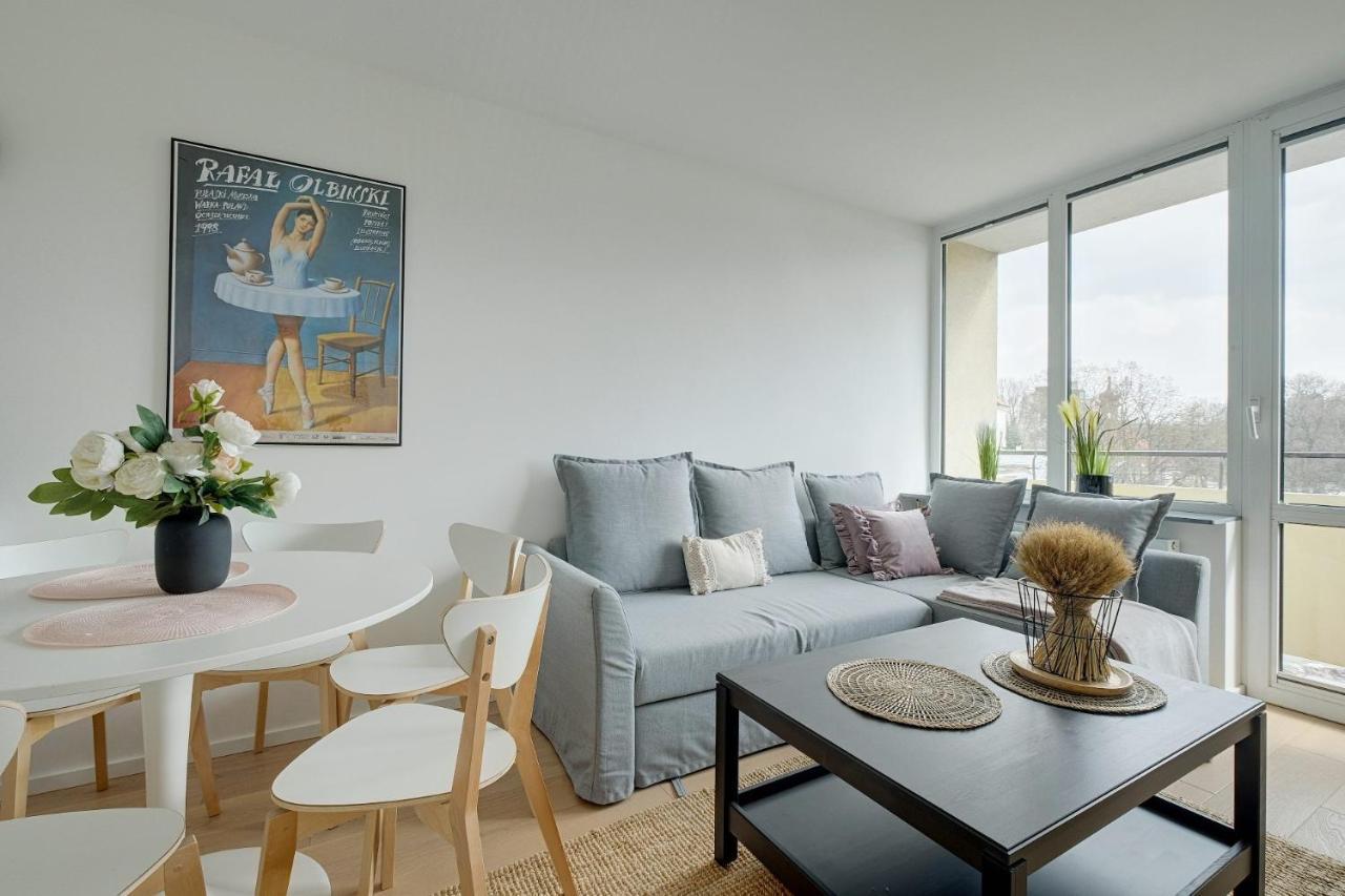 Luxurious 3br Center Apartment *
