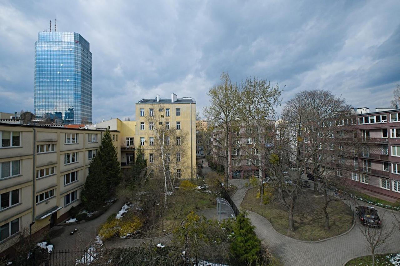 Luxurious 3br Center Apartment *