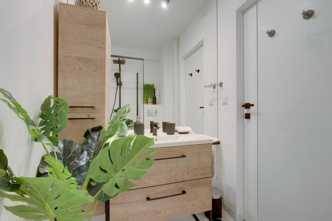 Luxurious 3br Center
