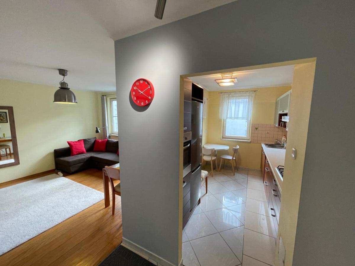 New Hala Wifi 70'tv Netflix Hbo Max Applettv+ Apartment Warsaw
