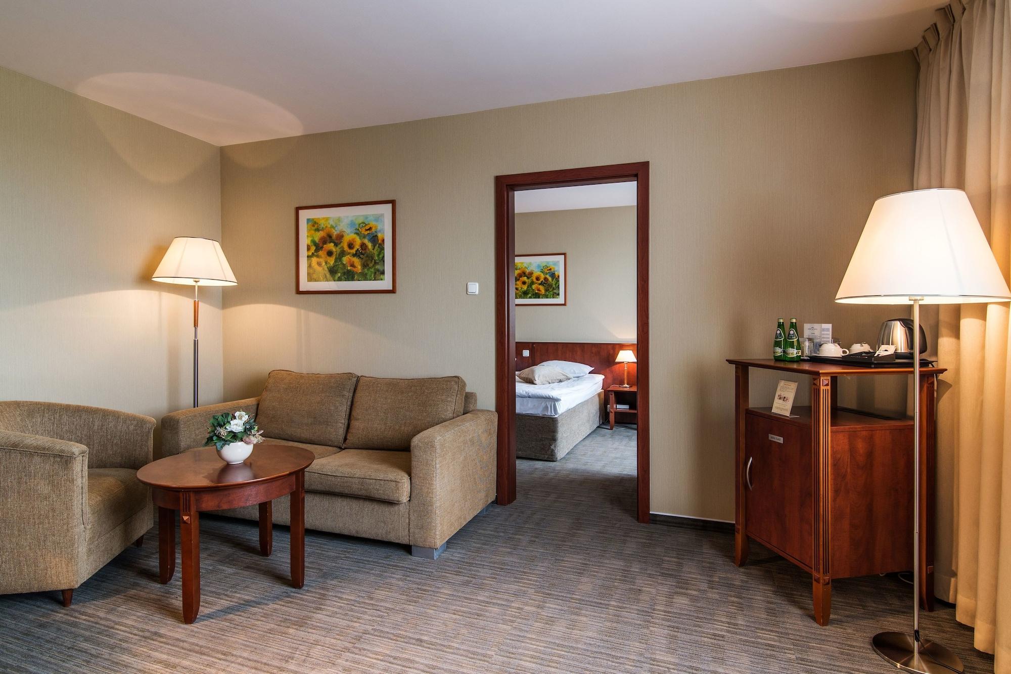 Hotel Airport Okęcie 4*