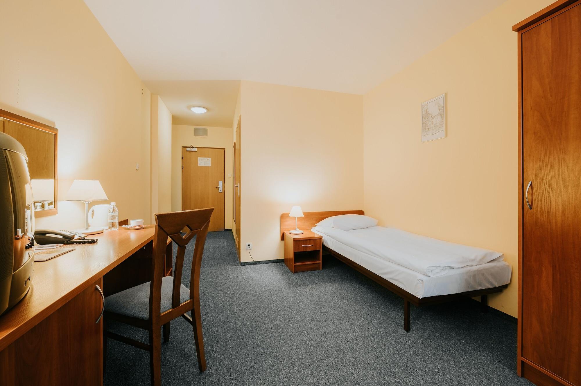 Sangate Airport Hotel Warsaw