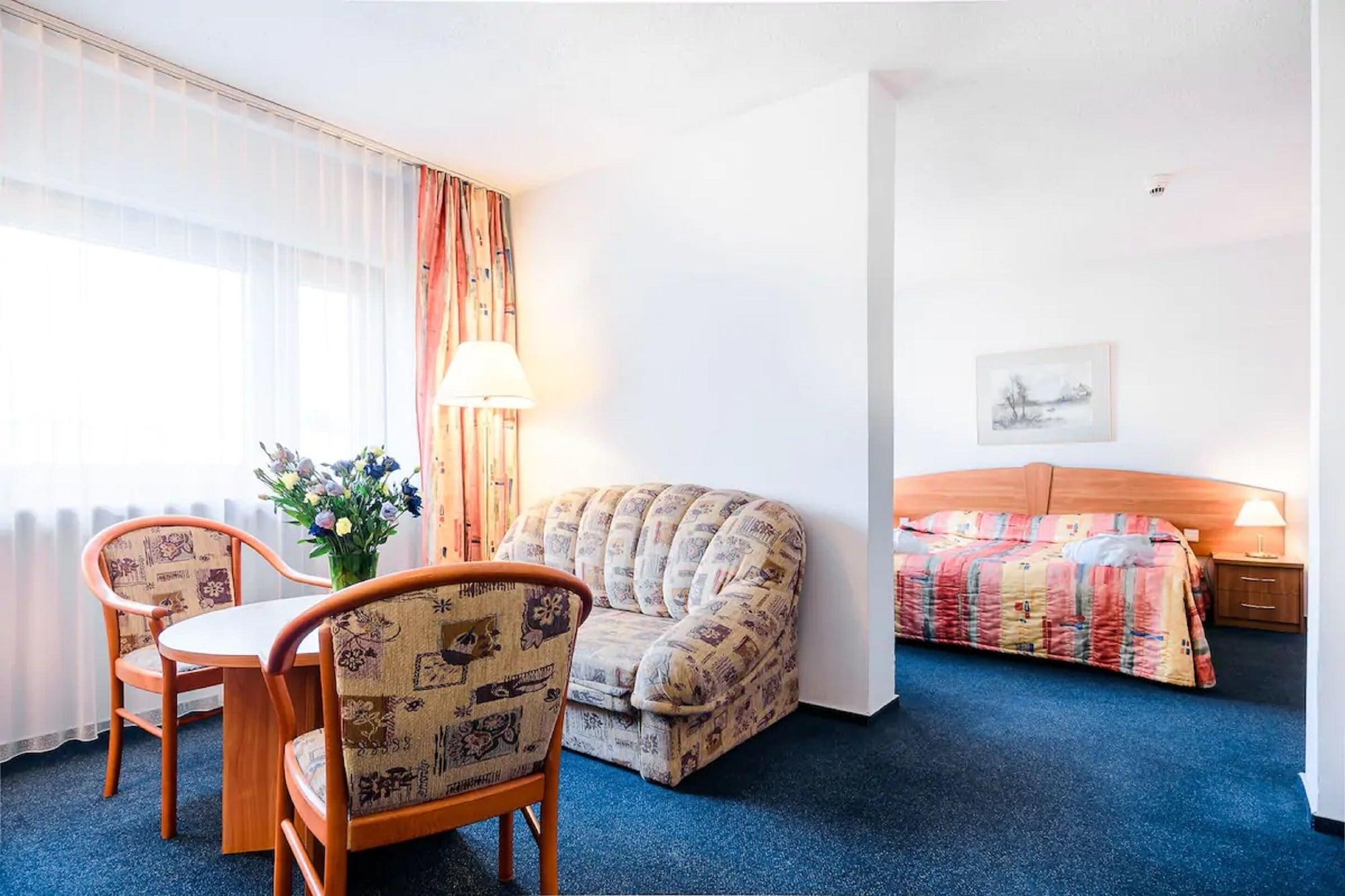 Sangate Airport Hotel 3*