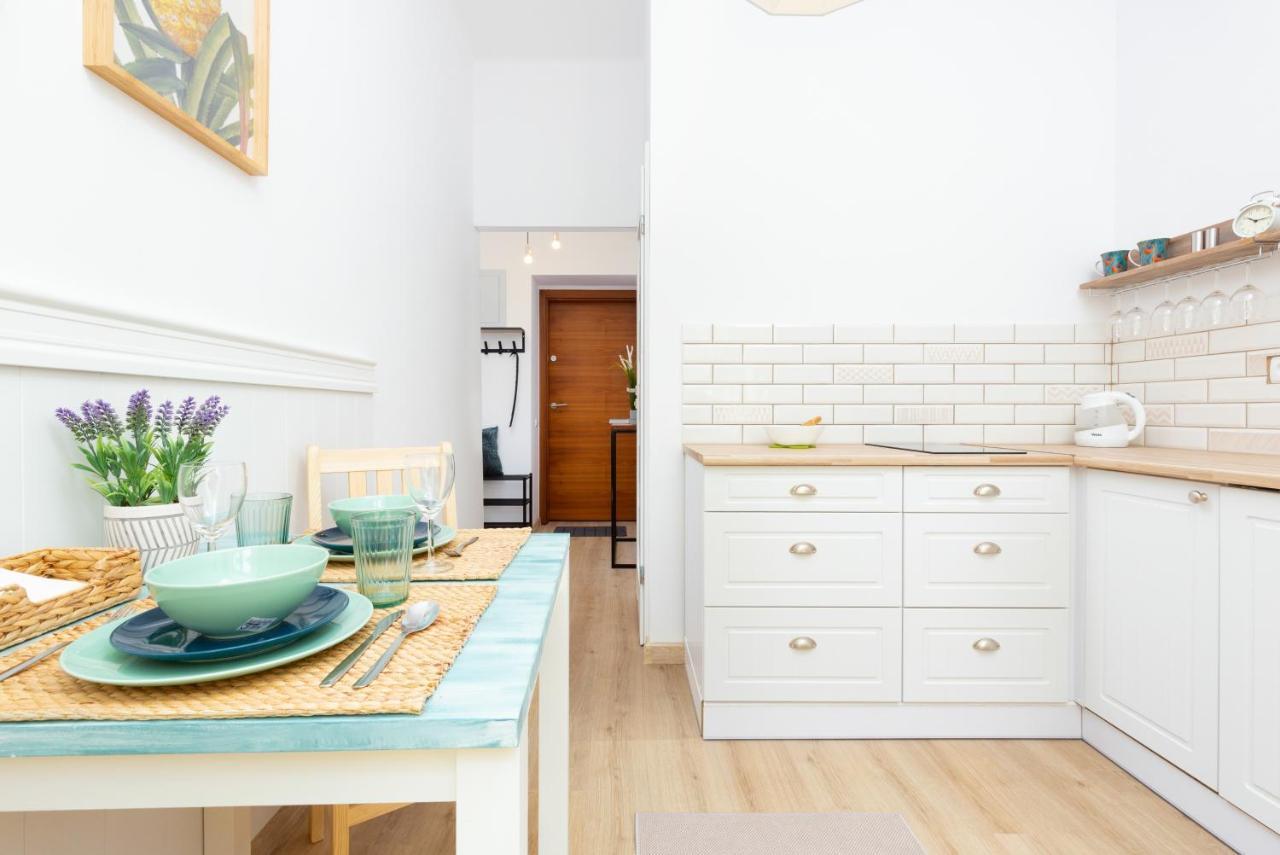 Mokotow Odolanska By Renters * Warsaw