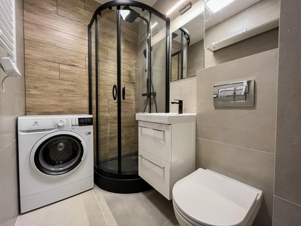 Batorego 16 Orange: Metro-adjacent Private With Self Check-in *