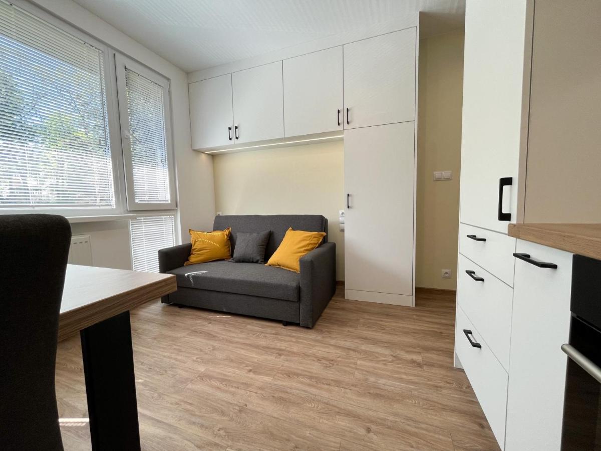 Apartment Batorego 16 Orange: Metro-adjacent Private With Self Check-in