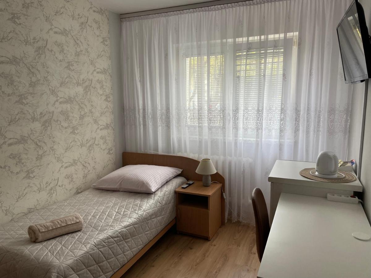 Gościnne O-es-ha Warszawa