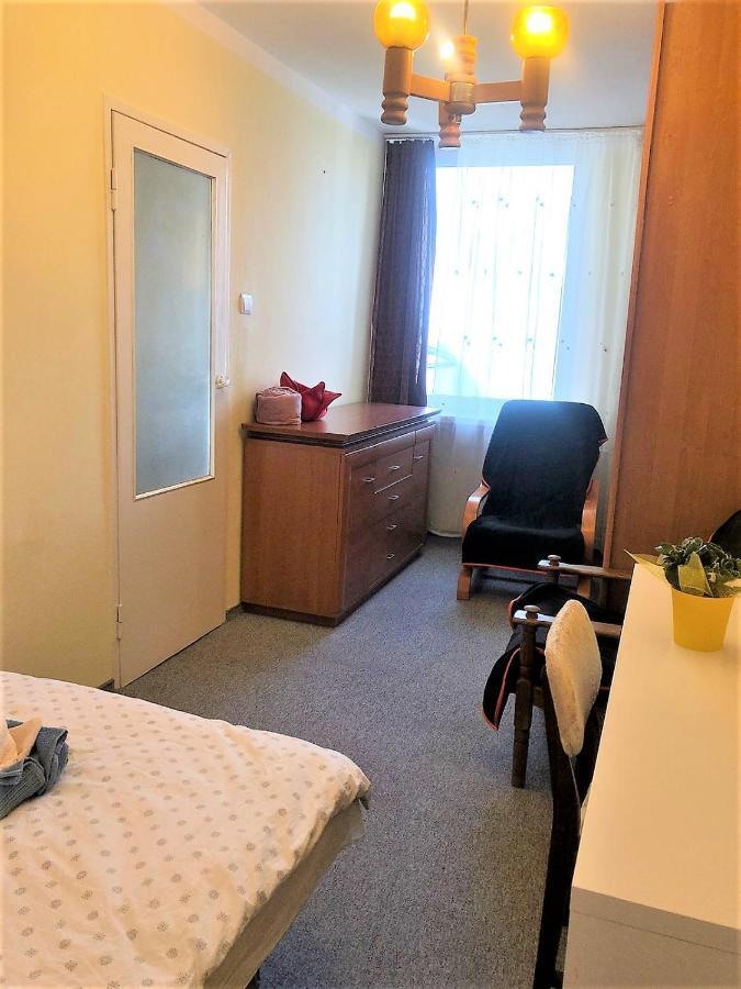 Comfortable 3 Bedroom Unit With A Cozy Balcony In Center * Warszawa