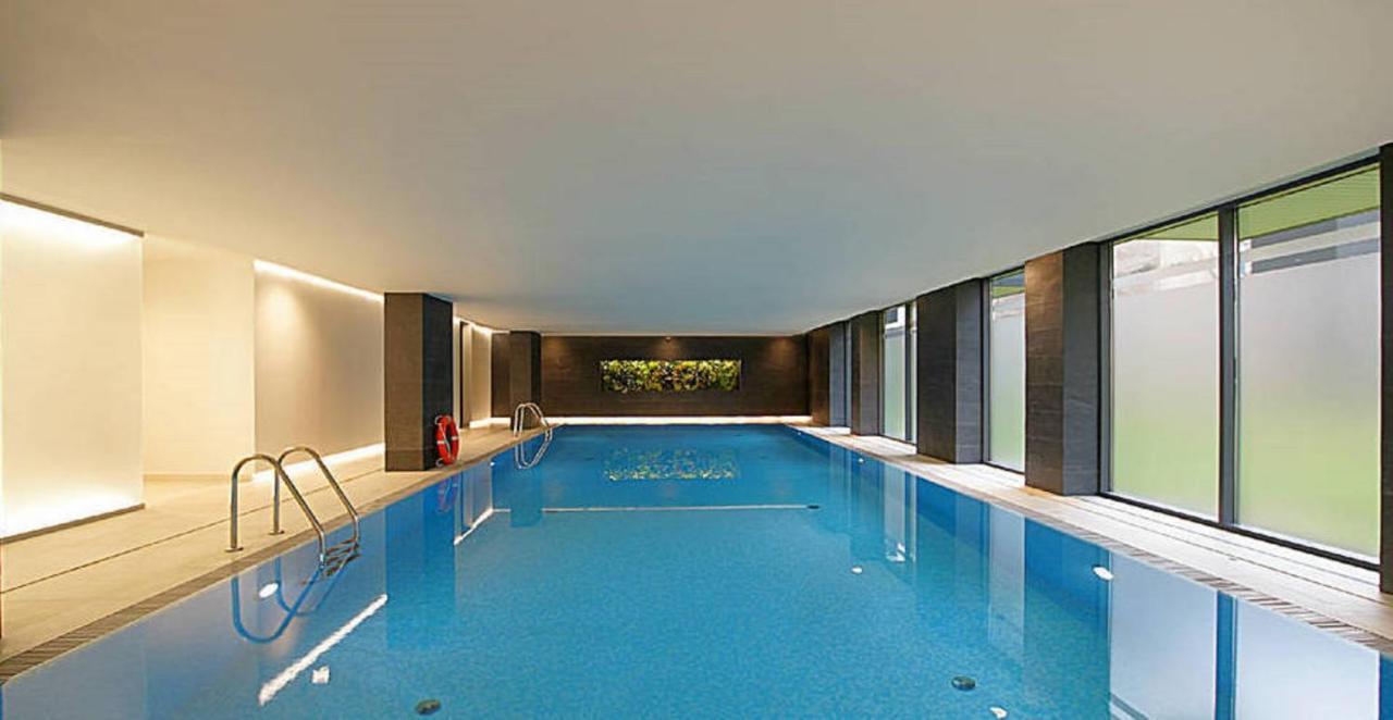 With Swimming Pool And Gym Apartament