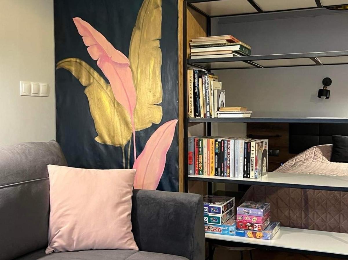 “apartcalm - Like At Home” - Close To Subway Apartment