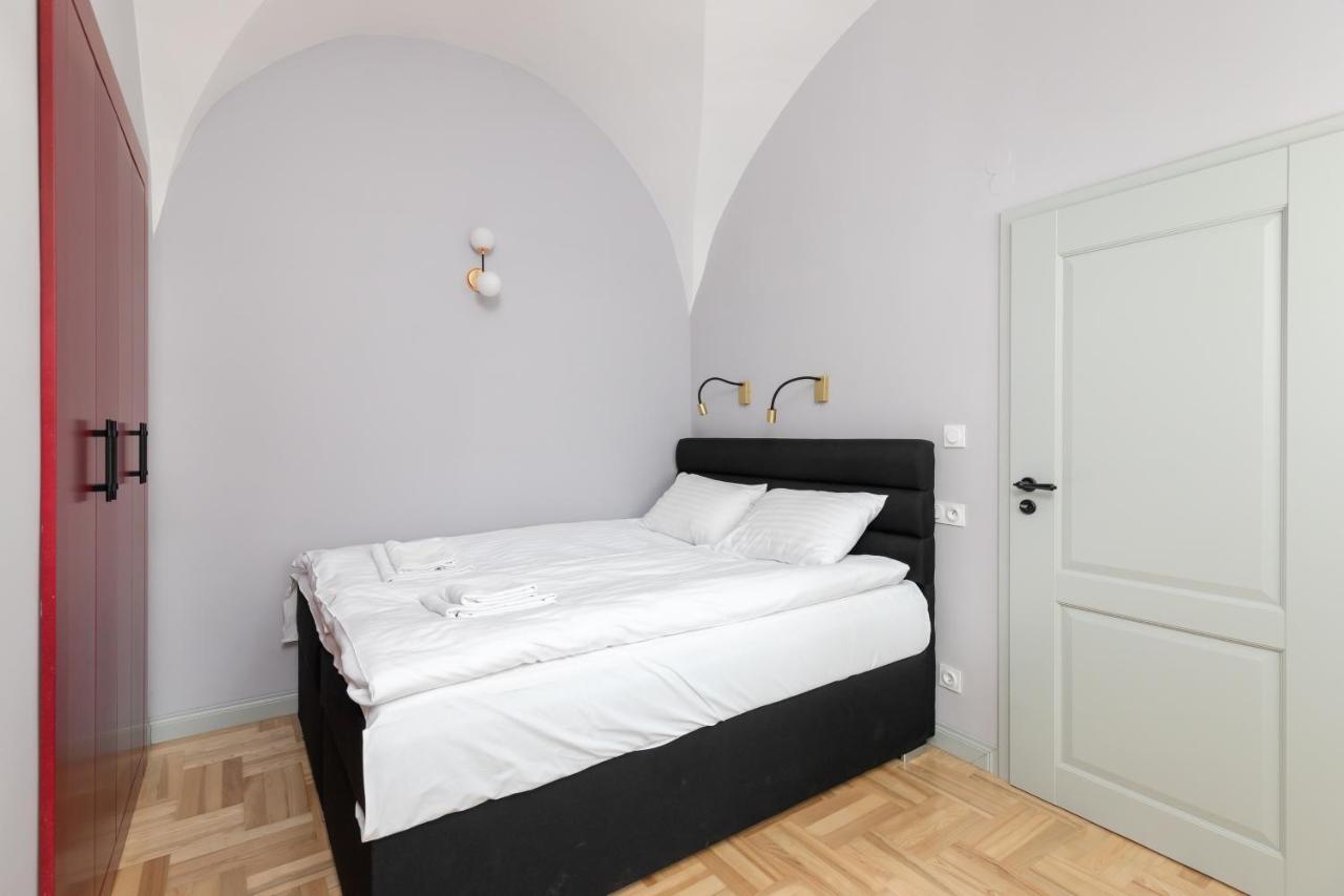 Rent Like - Krakowskie Przedmiescie 12 Ii *