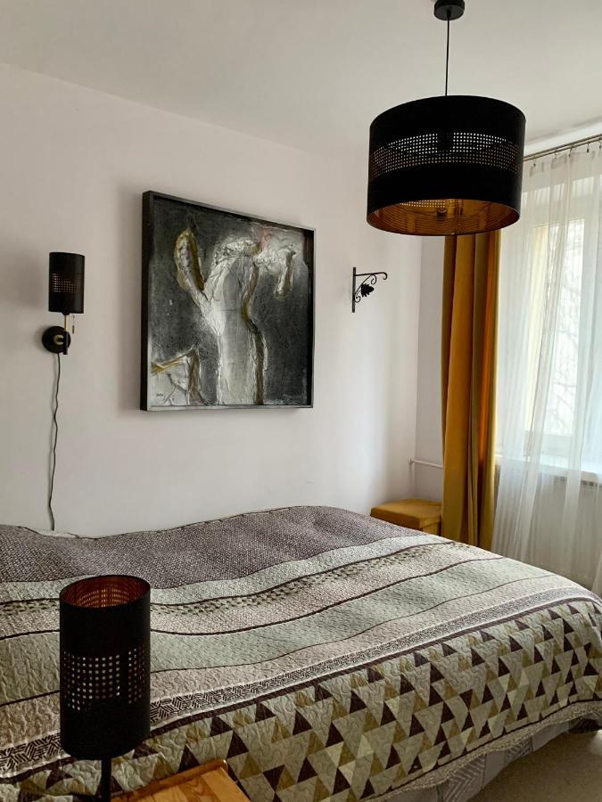 Perfect Location Two Bedrooms With Balkony Apartamento Varsóvia