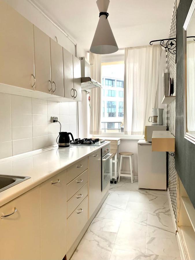 Apartamento Perfect Location Two Bedrooms With Balkony *
