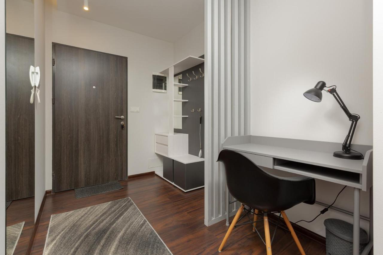 Airport Klobucka By Renters Apartment