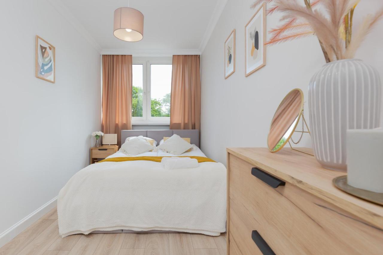 Center Capitol By Renters *