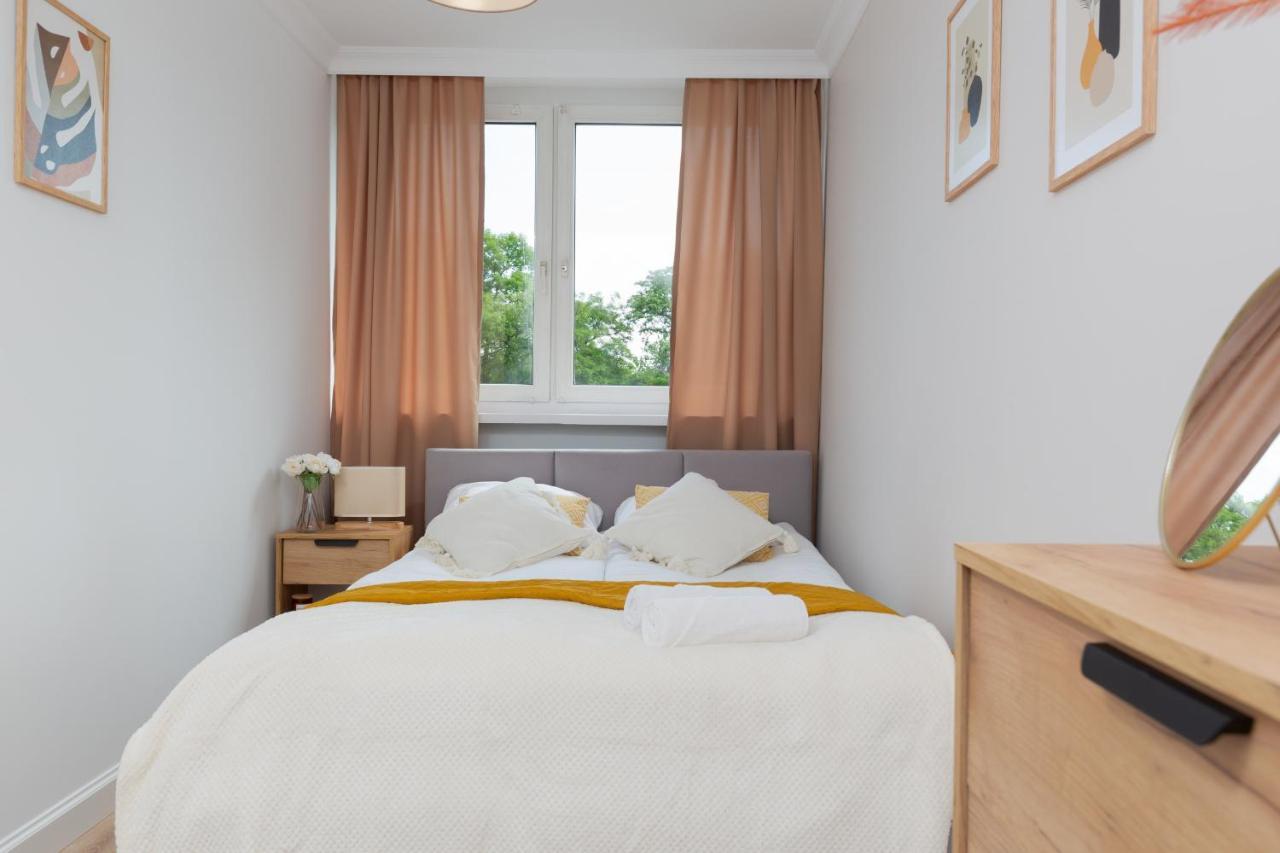 Center Capitol By Renters *