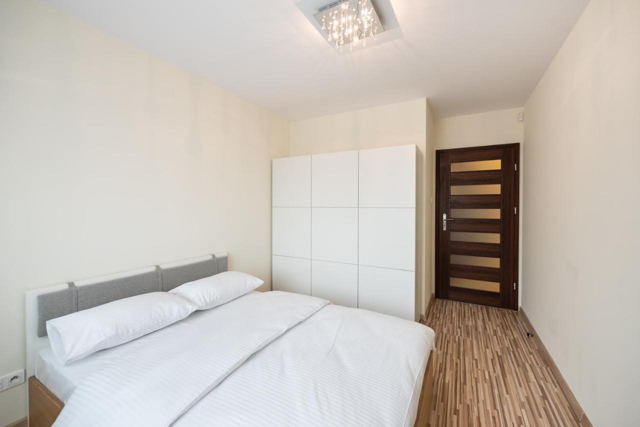 Apartment Metro Kondratowicza Spacious *
