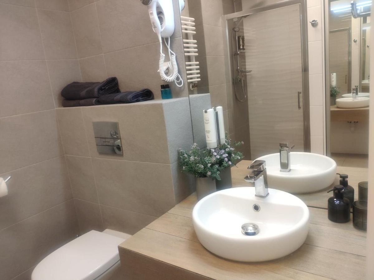 Aleje Jerozolimskie Apartment