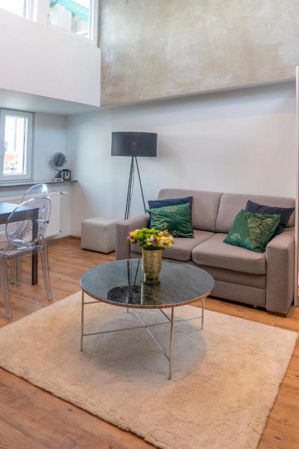Warynskiego 9: Panorama Smart Apartment Warsaw