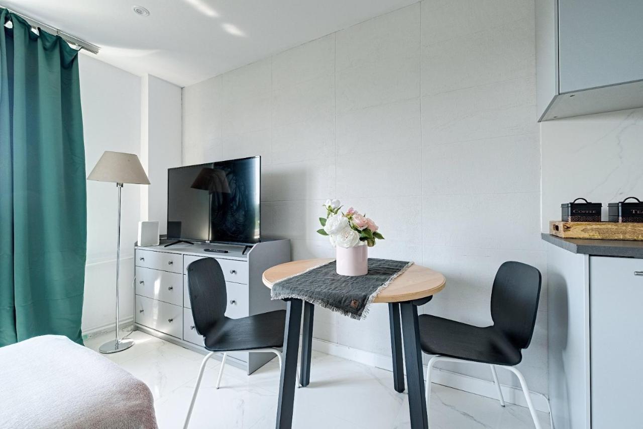Apartment White Next To Polin Polish Jews Musem