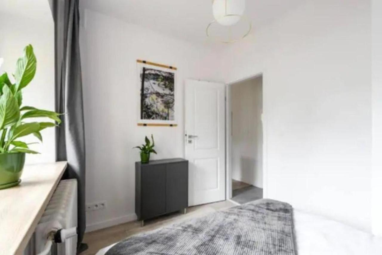 Apartment Center/golden Apartments&n17