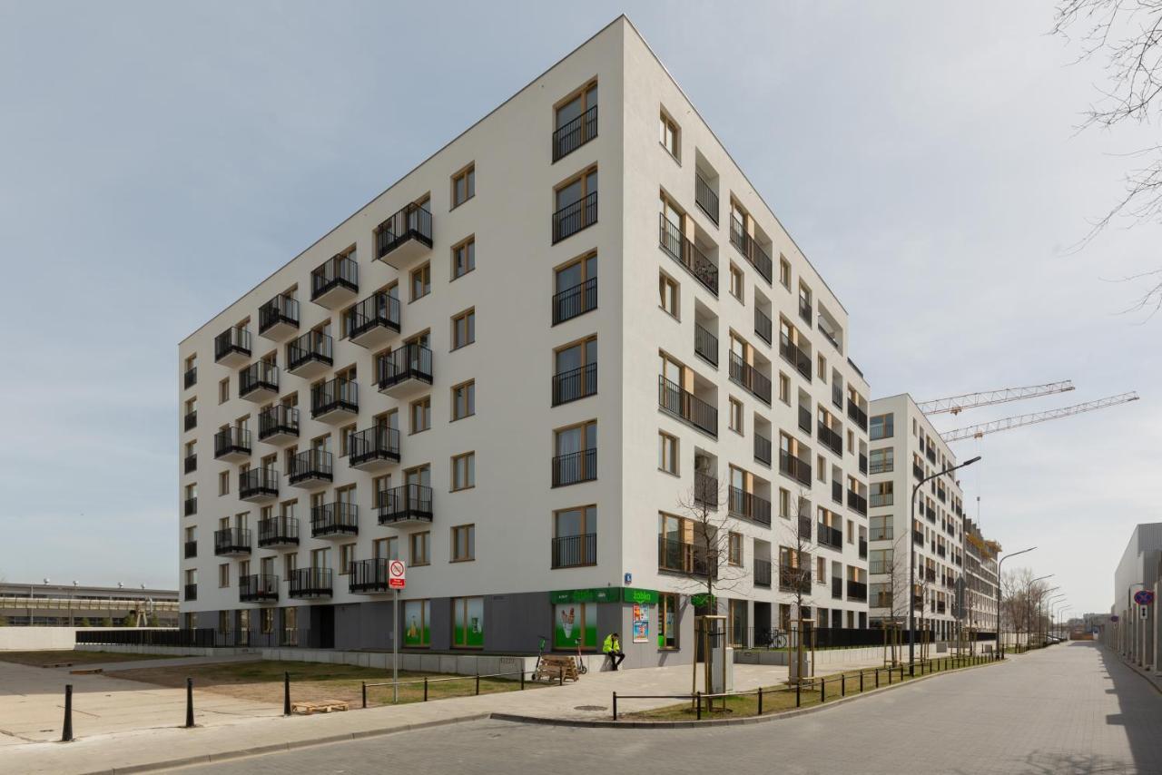 Kotsisa With Parking By Renters *