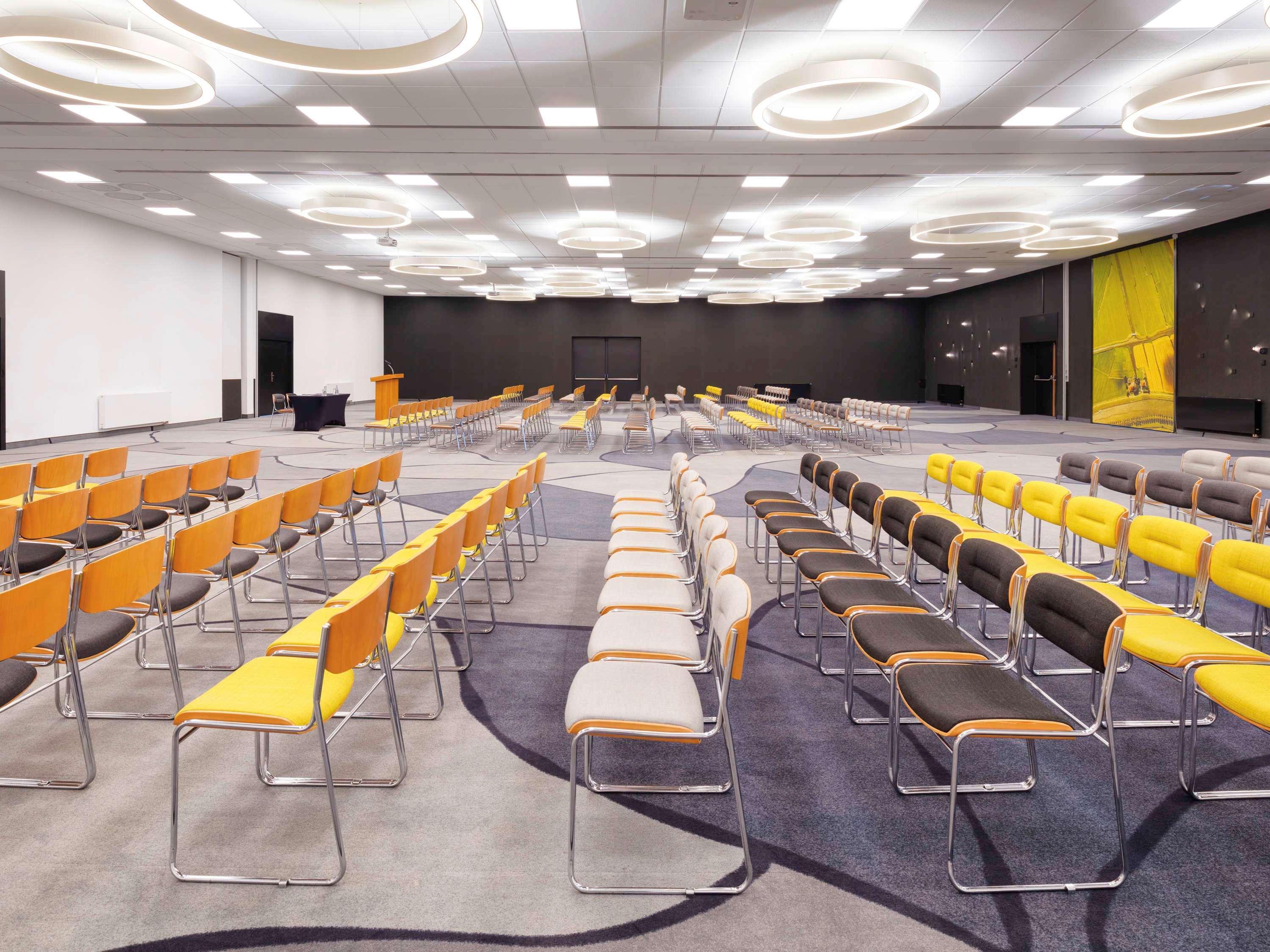 Novotel Airport Hotel 4*