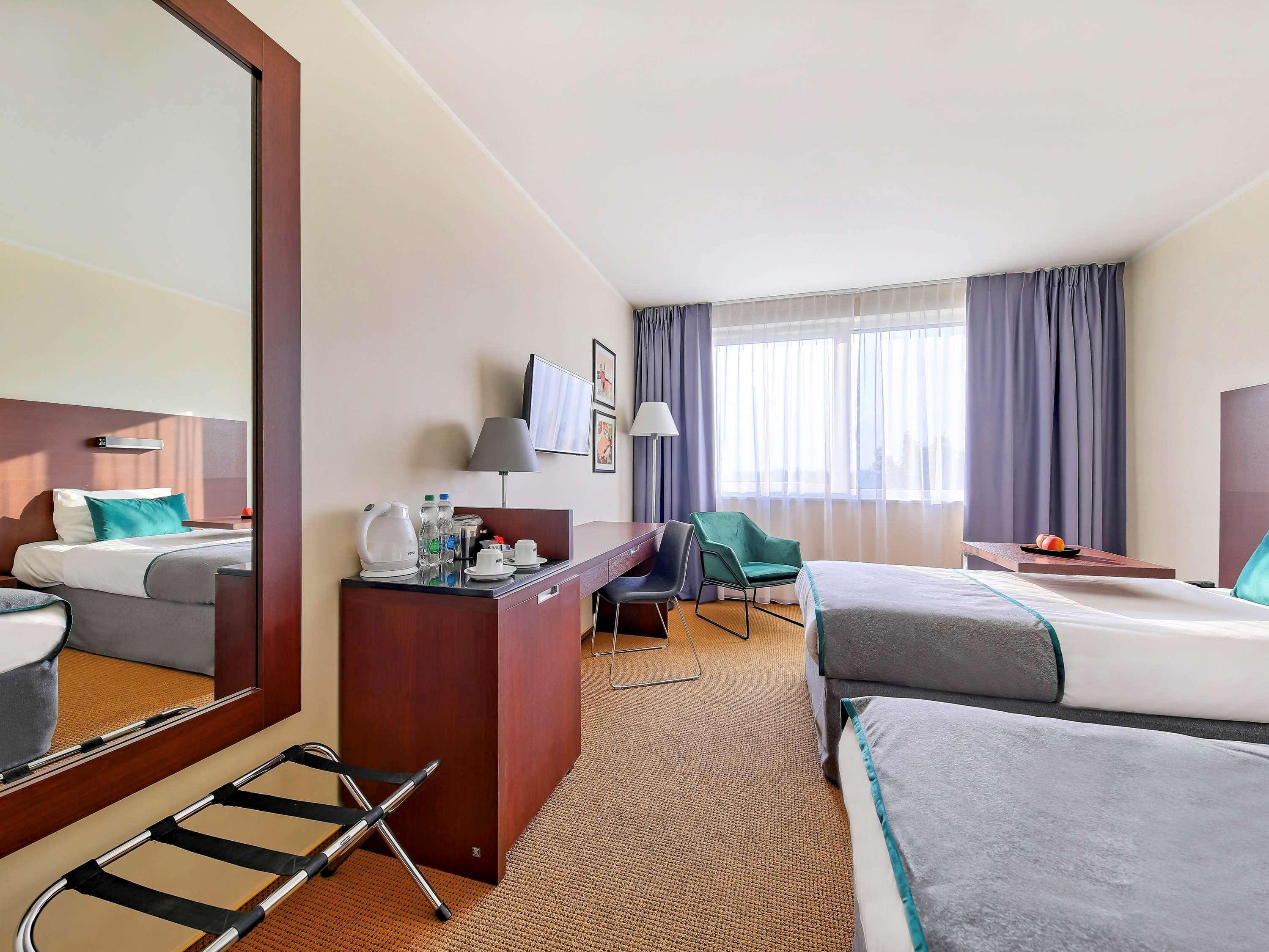 Mercure Airport Khách sạn