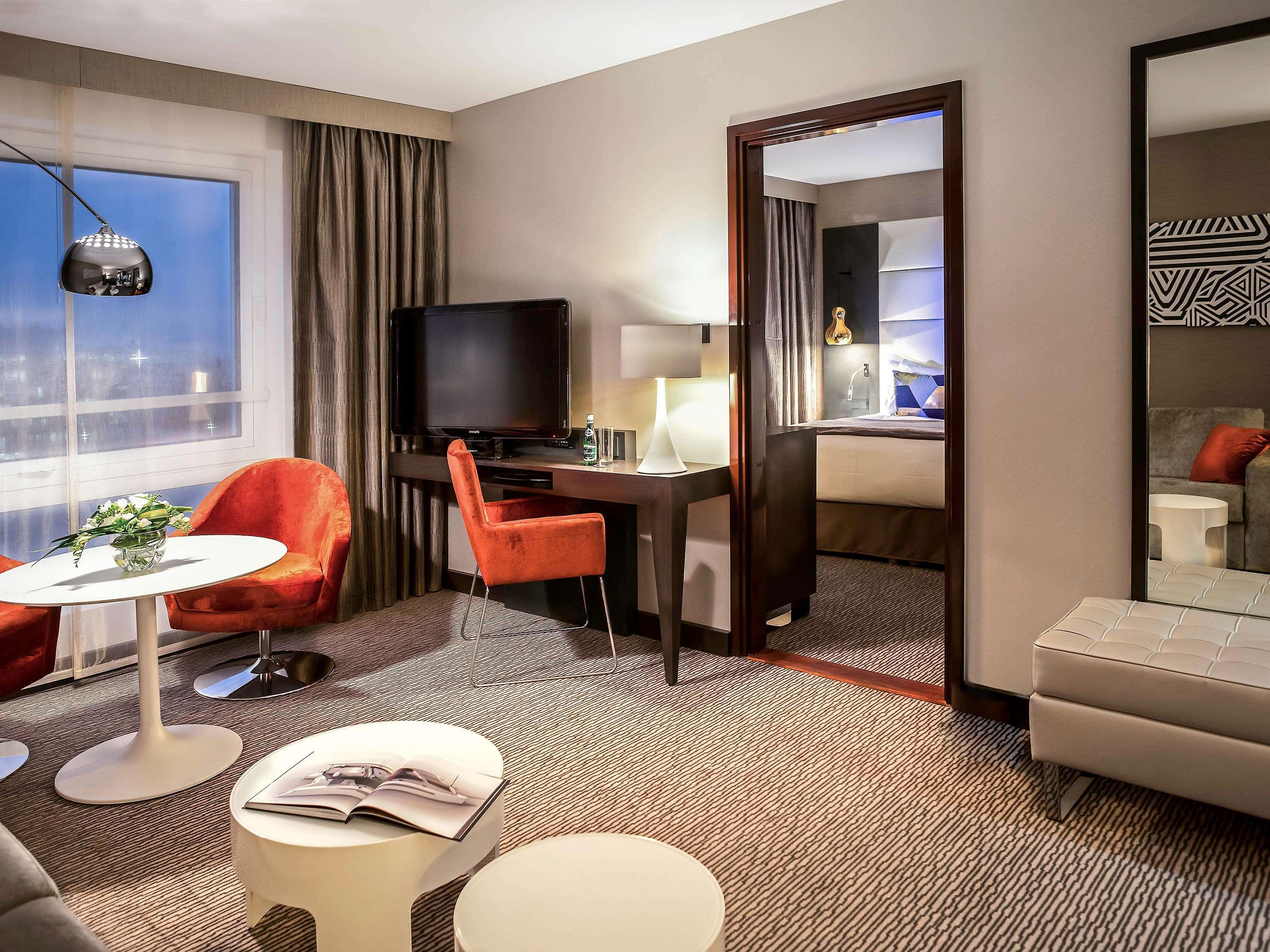Sofitel Victoria Hotel