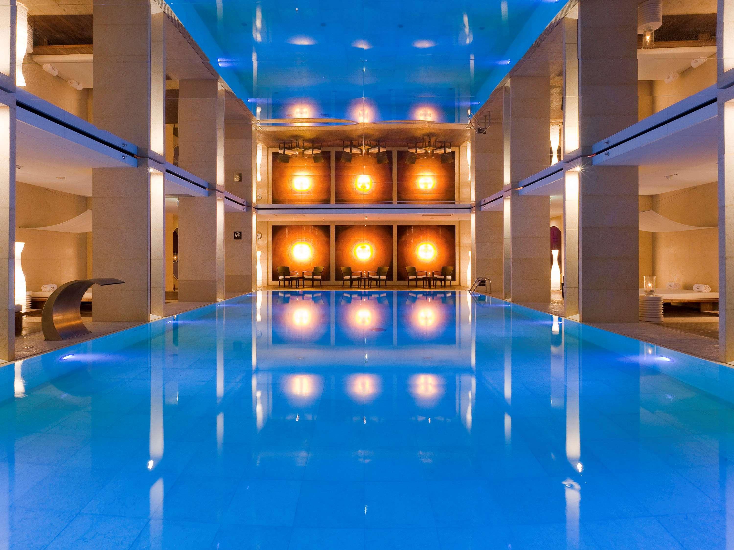 Sofitel Victoria Hotel