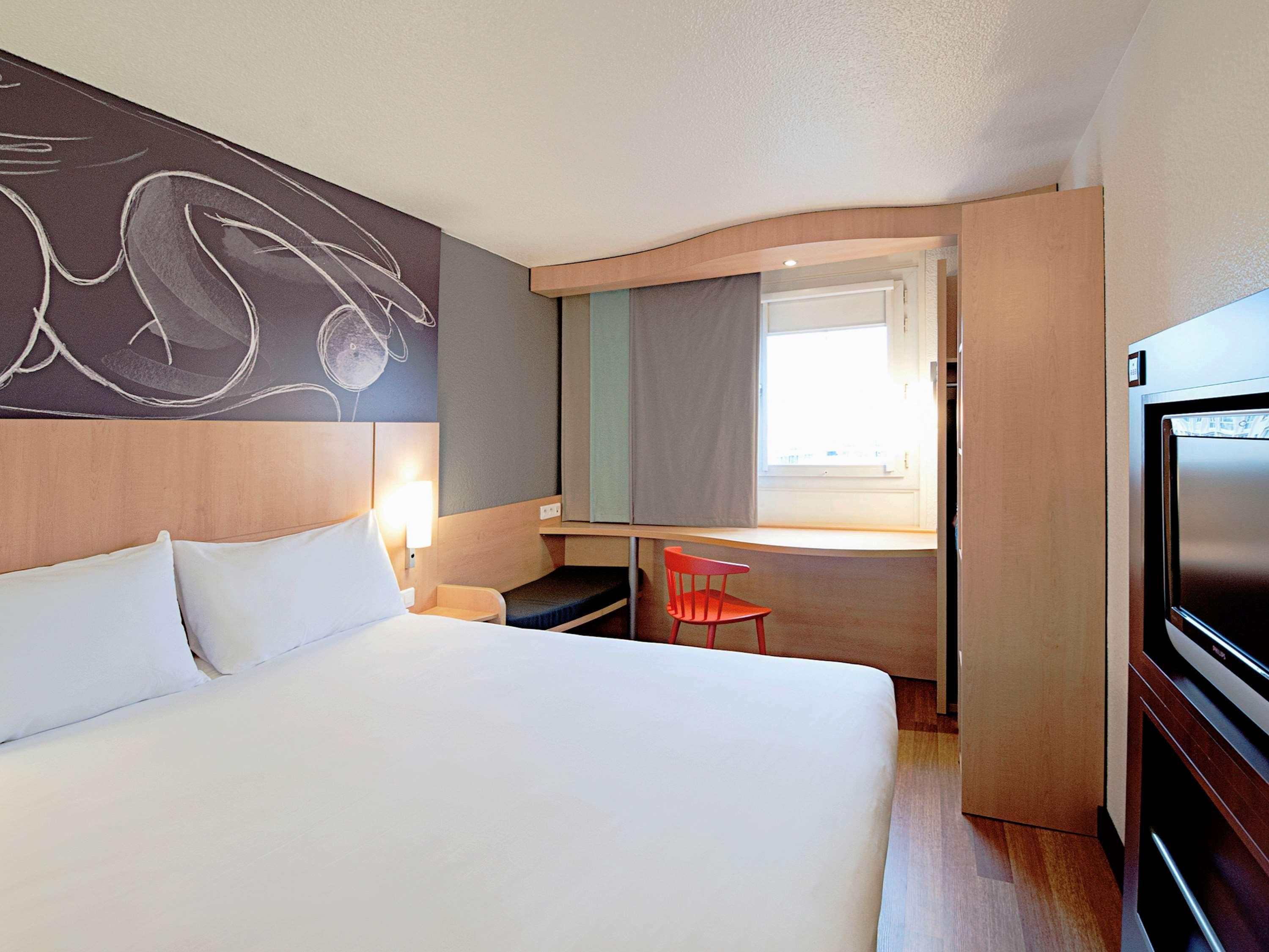 Ibis Ostrobramska 2* Warsaw