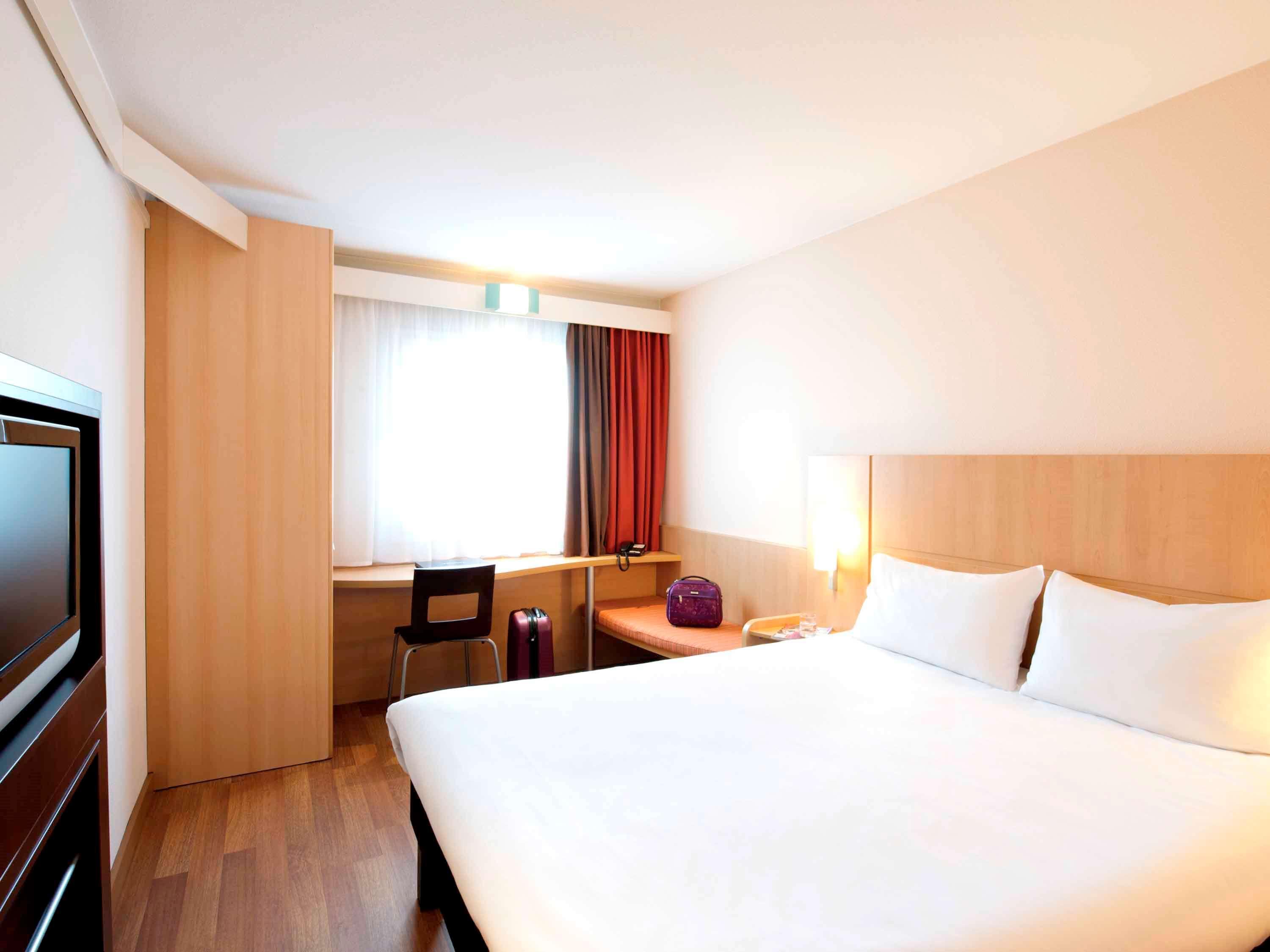 Ibis Ostrobramska 2* Warsaw