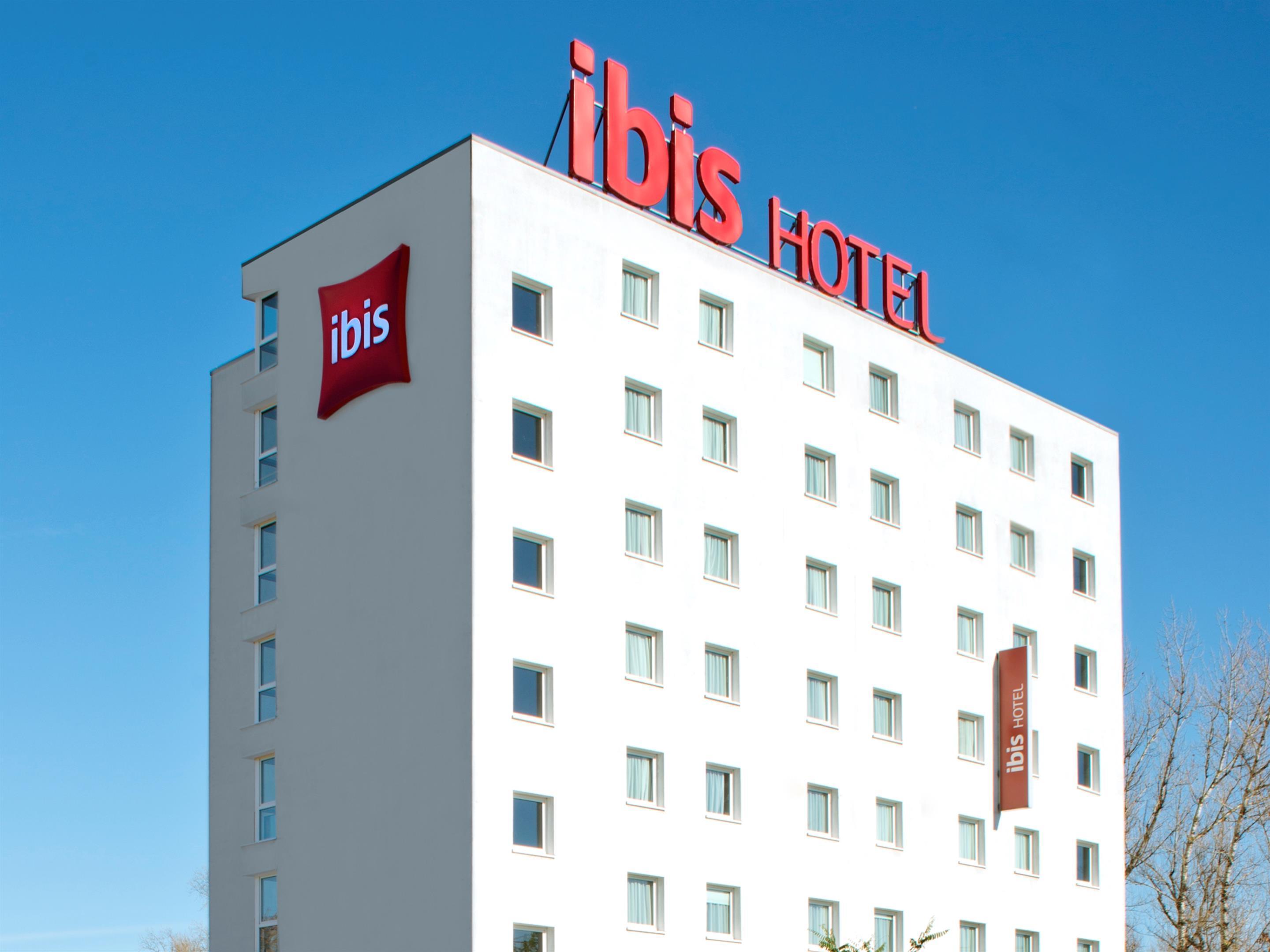 Ibis Ostrobramska Hotel 2*