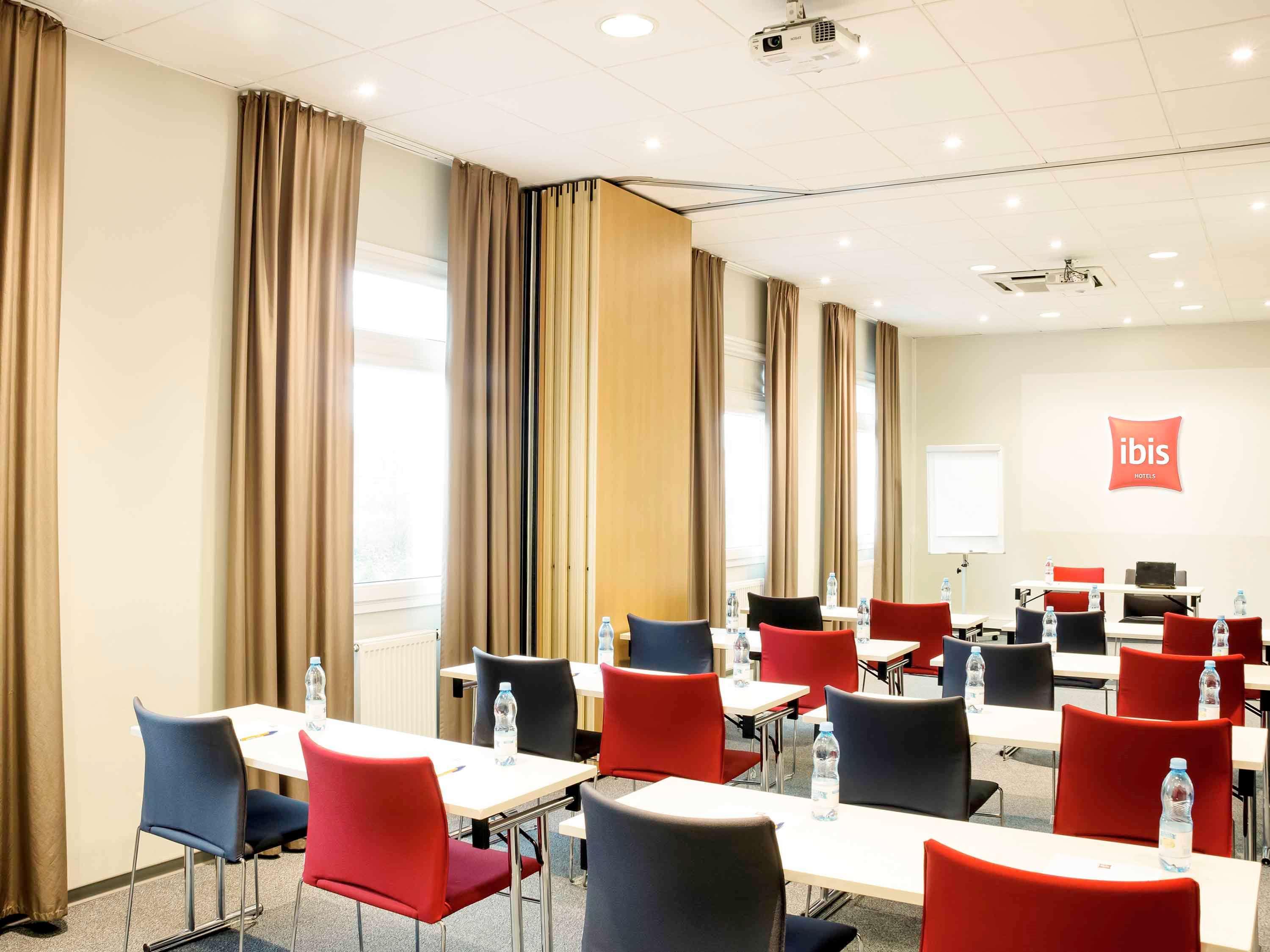 Hotel Ibis Ostrobramska 2*