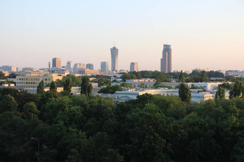 Przestronny Z Widokiem Na W Warszawie Apartament
