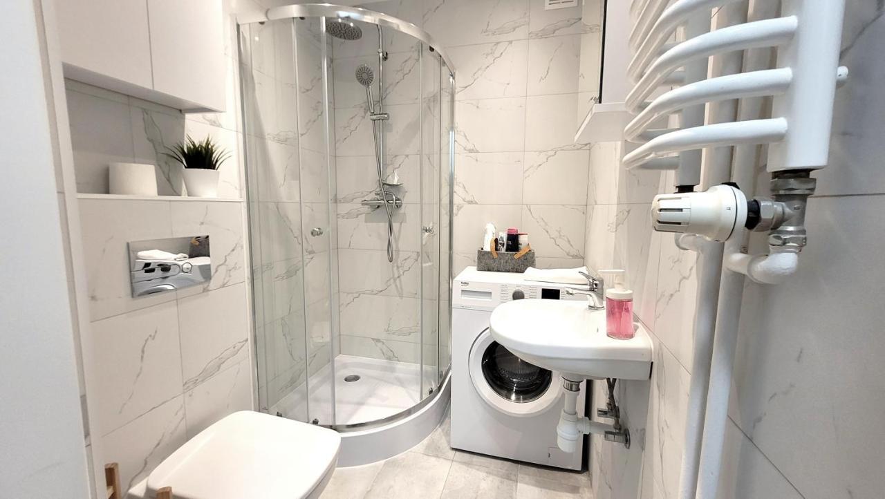 Great Life - Next To Metro Station Apartment Warsaw
