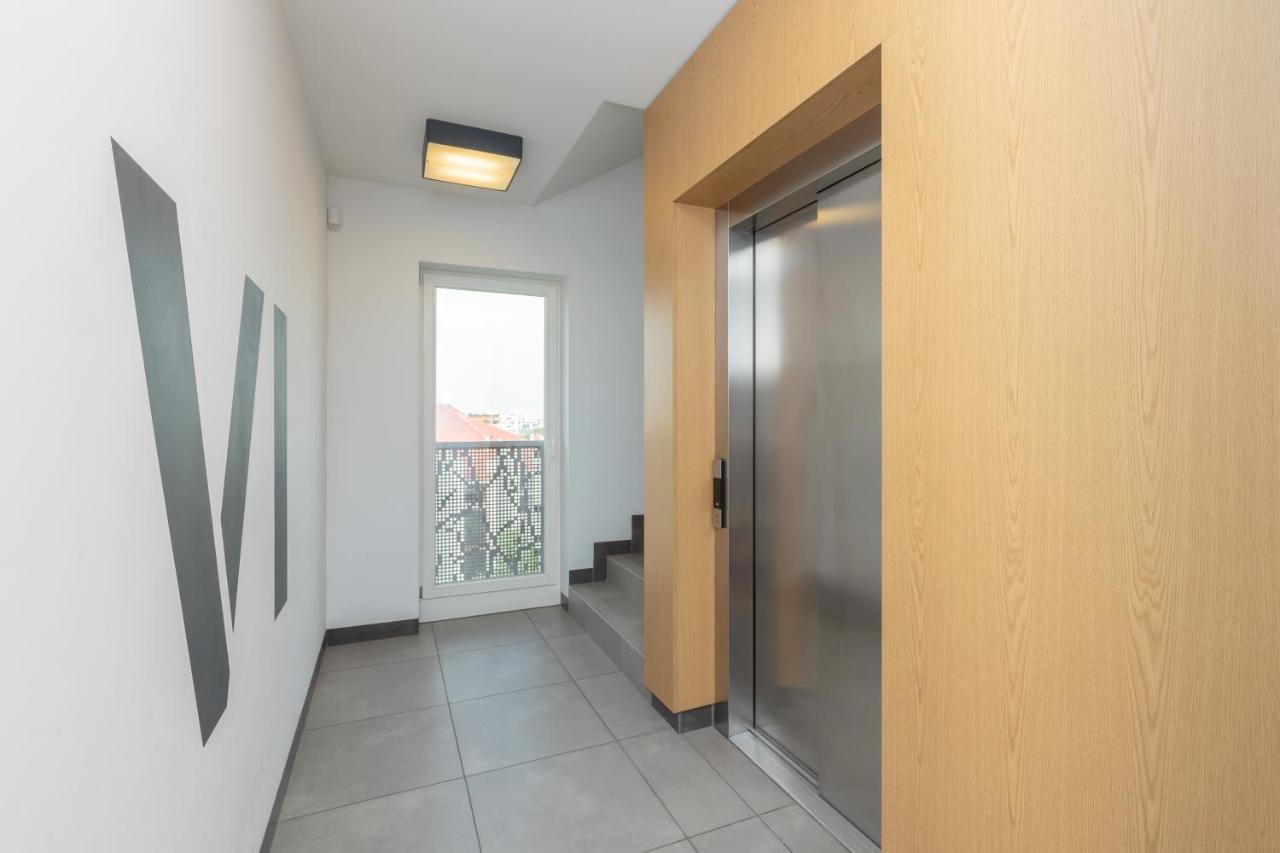 Lakeview Kapelanow Armii Krajowej By Renters Apartment Warsaw