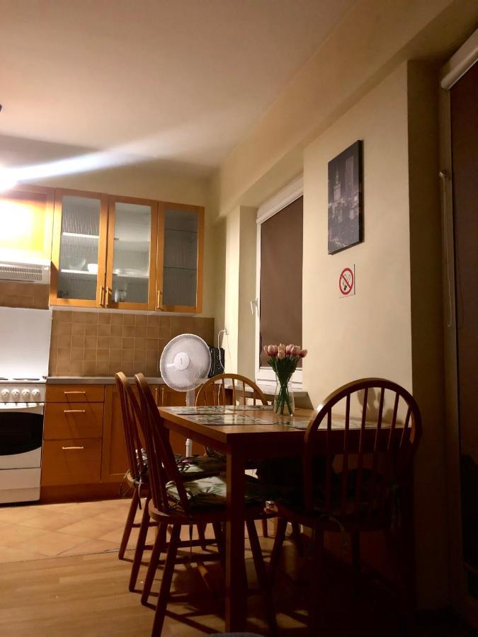 Apartamento Zwykle Mieszkanie Na Wilenska: Convenient Varsóvia