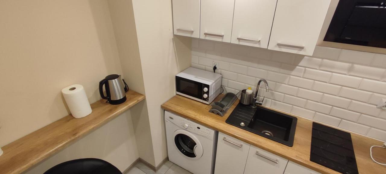 Centrum - Metro Rondo Onz Apartment *