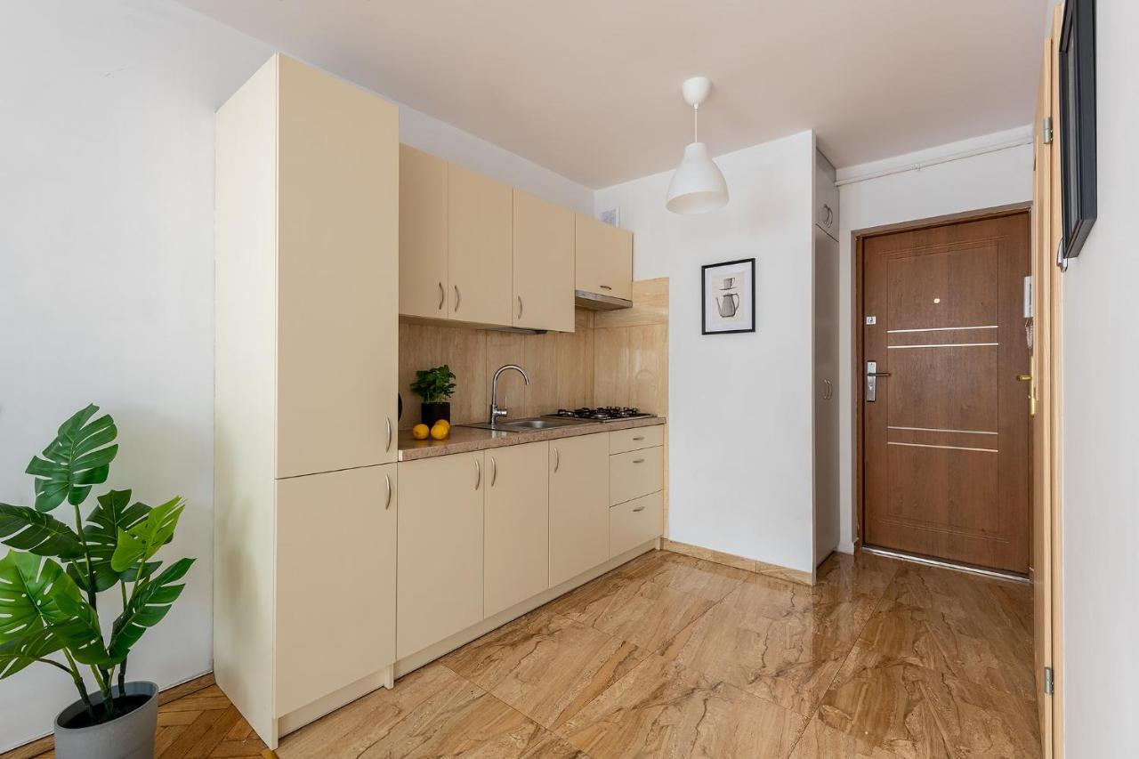 Apartment Sliska 10 Prywatne Mieszkanie 300m Od Dworca Centralnego Oraz Metra Onz Samodzielne Zameldowanie! Self Check-in System!