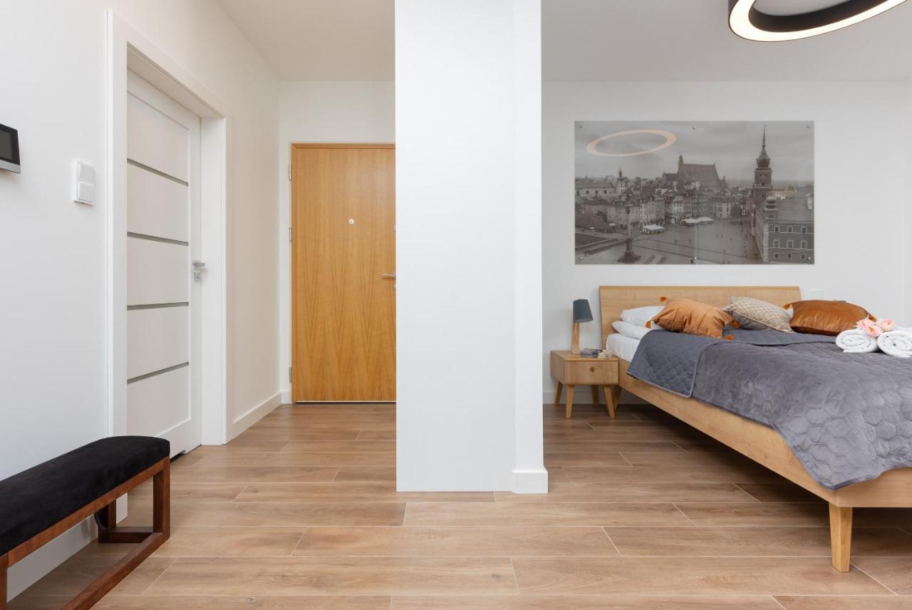 Srodmiescie Muranow With Parking By Renters Apartment